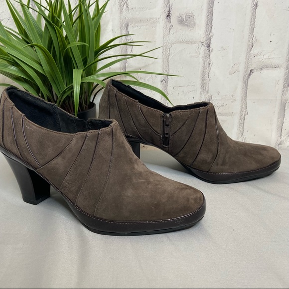 Clark’s Artisan brown boots size 9.5 - Picture 1 of 9